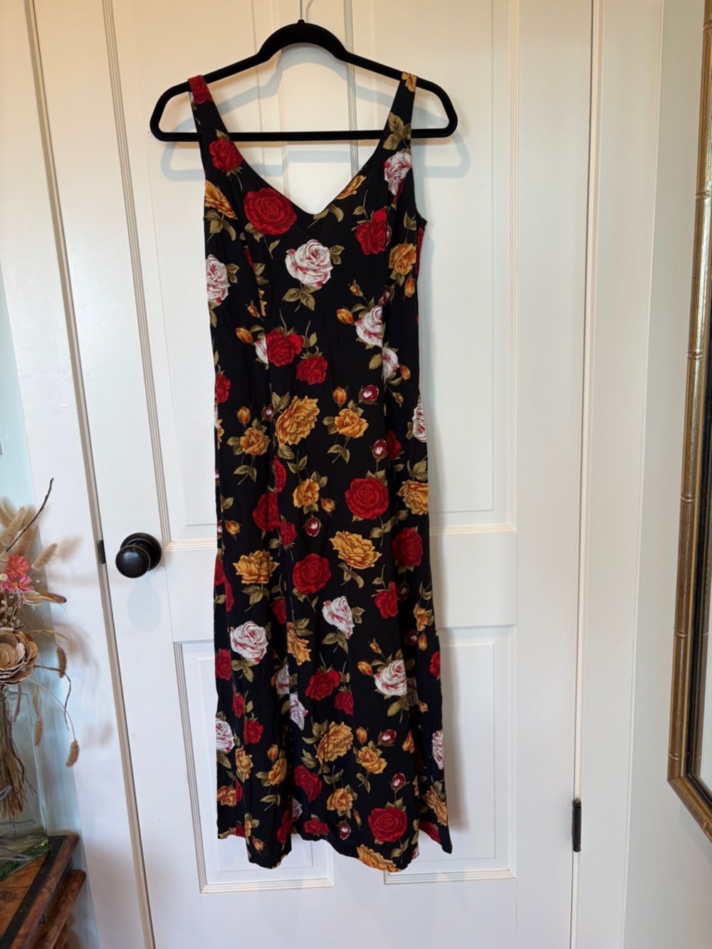 Vintage Sexy Sexy Woman Floral Maxi Dress with back slit